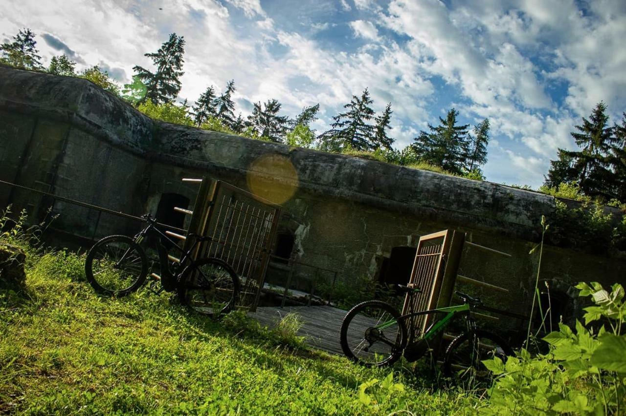 Вилла La Casa Rosa Sernio Экстерьер фото