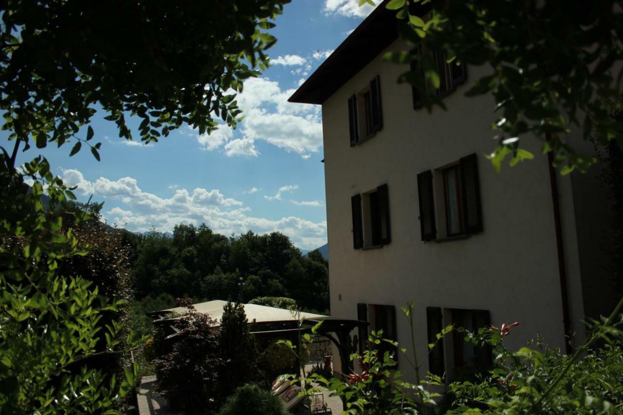 Вилла La Casa Rosa Sernio Экстерьер фото